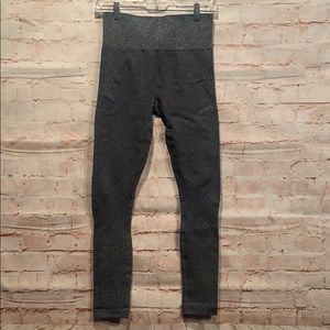 Athleta shimmer seamless tights sz M grey